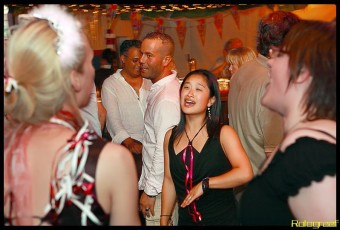 Disco Train BeachParty, Night Edition Mei _ Fotograaf: Lourens Rolograaf.nl Den Haag, Nederland