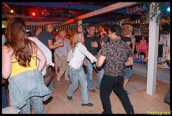 Disco Train BeachParty, Night Edition Mei _ Fotograaf: Lourens Rolograaf.nl Den Haag, Nederland