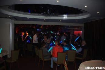 Feest-OCW-disco-train-000303