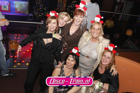 DISCO-TRAIN X-MAS DISCO & CLASSICS PARTY in kerstfeer bij Dekker Sport & Party  Warmond / Disco-Train Evenementen Foto: Marcel Verheggen