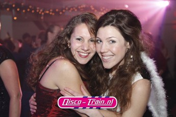 DISCO-TRAIN X-MAS DISCO & CLASSICS PARTY in kerstfeer bij Dekker Sport & Party Warmond / Disco-Train Evenementen Foto: Marcel Verheggen