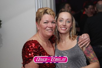 DISCO-TRAIN X-MAS DISCO & CLASSICS PARTY in kerstfeer bij Dekker Sport & Party Warmond / Disco-Train Evenementen Foto: Marcel Verheggen