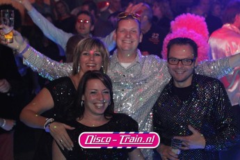 DISCO-TRAIN X-MAS DISCO & CLASSICS PARTY in kerstfeer bij Dekker Sport & Party Warmond / Disco-Train Evenementen Foto: Marcel Verheggen