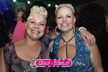 DISCO-TRAIN X-MAS DISCO & CLASSICS PARTY in kerstfeer bij Dekker Sport & Party Warmond / Disco-Train Evenementen Foto: Marcel Verheggen