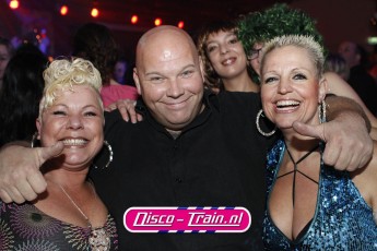 DISCO-TRAIN X-MAS DISCO & CLASSICS PARTY in kerstfeer bij Dekker Sport & Party Warmond / Disco-Train Evenementen Foto: Marcel Verheggen