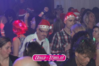 DISCO-TRAIN X-MAS DISCO & CLASSICS PARTY in kerstfeer bij Dekker Sport & Party Warmond / Disco-Train Evenementen Foto: Marcel Verheggen