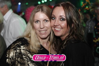 DISCO-TRAIN X-MAS DISCO & CLASSICS PARTY in kerstfeer bij Dekker Sport & Party Warmond / Disco-Train Evenementen Foto: Marcel Verheggen