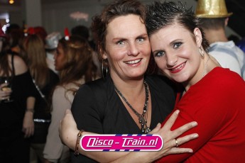 DISCO-TRAIN X-MAS DISCO & CLASSICS PARTY in kerstfeer bij Dekker Sport & Party Warmond / Disco-Train Evenementen Foto: Marcel Verheggen