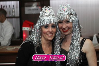DISCO-TRAIN X-MAS DISCO & CLASSICS PARTY in kerstfeer bij Dekker Sport & Party Warmond / Disco-Train Evenementen Foto: Marcel Verheggen