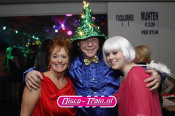 DISCO-TRAIN X-MAS DISCO & CLASSICS PARTY in kerstfeer bij Dekker Sport & Party Warmond / Disco-Train Evenementen Foto: Marcel Verheggen