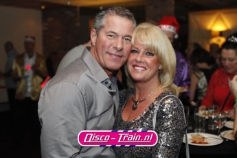 DISCO-TRAIN X-MAS DISCO & CLASSICS PARTY in kerstfeer bij Dekker Sport & Party Warmond / Disco-Train Evenementen Foto: Marcel Verheggen