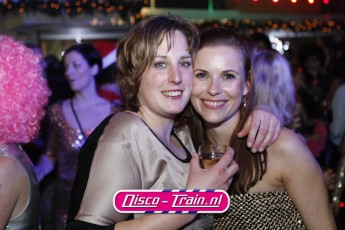 DISCO-TRAIN X-MAS DISCO & CLASSICS PARTY in kerstfeer bij Dekker Sport & Party Warmond / Disco-Train Evenementen Foto: Marcel Verheggen