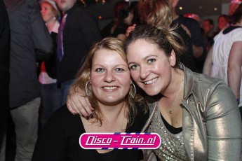 DISCO-TRAIN X-MAS DISCO & CLASSICS PARTY in kerstfeer bij Dekker Sport & Party Warmond / Disco-Train Evenementen Foto: Marcel Verheggen