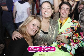DISCO-TRAIN X-MAS DISCO & CLASSICS PARTY in kerstfeer bij Dekker Sport & Party Warmond / Disco-Train Evenementen Foto: Marcel Verheggen