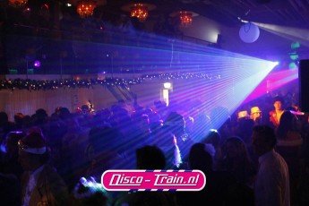 DISCO-TRAIN X-MAS DISCO & CLASSICS PARTY in kerstfeer bij Dekker Sport & Party Warmond / Disco-Train Evenementen Foto: Marcel Verheggen