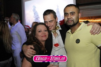 DISCO-TRAIN X-MAS DISCO & CLASSICS PARTY in kerstfeer bij Dekker Sport & Party Warmond / Disco-Train Evenementen Foto: Marcel Verheggen