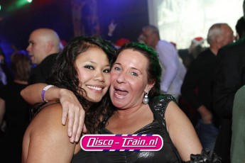 DISCO-TRAIN X-MAS DISCO & CLASSICS PARTY in kerstfeer bij Dekker Sport & Party Warmond / Disco-Train Evenementen Foto: Marcel Verheggen