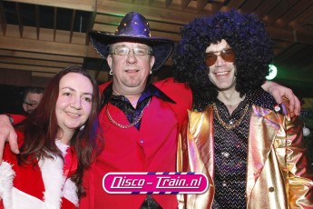 DISCO-TRAIN X-MAS DISCO & CLASSICS PARTY in kerstfeer bij Dekker Sport & Party Warmond / Disco-Train Evenementen Foto: Marcel Verheggen
