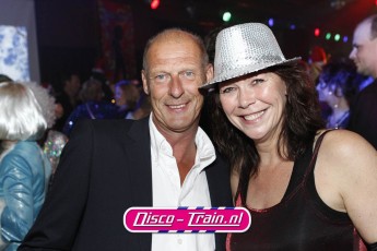 DISCO-TRAIN X-MAS DISCO & CLASSICS PARTY in kerstfeer bij Dekker Sport & Party Warmond / Disco-Train Evenementen Foto: Marcel Verheggen