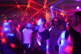 Amstelveen Disco Train Johan Club NovelleE.J.Bruinekool Fotografie Hilversum Copyright naamsvermelding verplicht lid NVJ. Berlagelaan 62, 1222JZ, Hilversum, Nederland, tel. 31(0)356850950, fax. 31 356479199