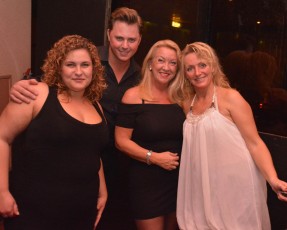 Amstelveen Disco Train Johan Club NovelleE.J.Bruinekool Fotografie Hilversum Copyright naamsvermelding verplicht lid NVJ. Berlagelaan 62, 1222JZ, Hilversum, Nederland, tel. 31(0)356850950, fax. 31 356479199