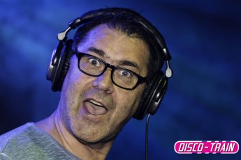 Disco-Train-Backstage-03-09-2016-5953-1klt