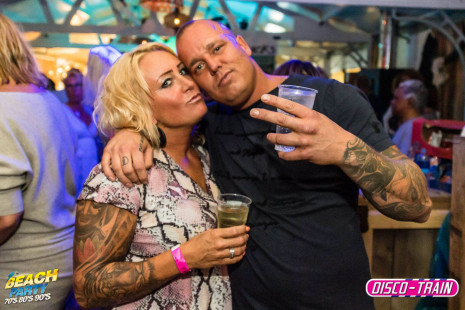 20190713-DiscoTrain-Strandtent14-708090s-party-3454-1klb