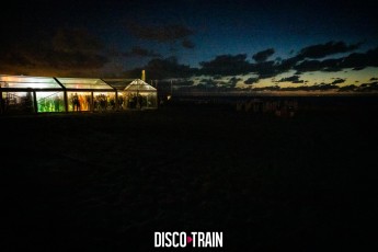 20220827-Par-pa-fotografie-Disco_Train-708090-XL-Strandtent14-3075-1kl