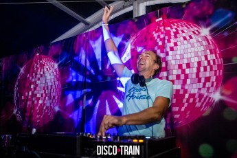 20220827-Par-pa-fotografie-Disco_Train-708090-XL-Strandtent14-3189-1kl