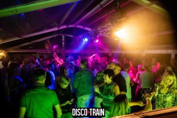 20220827-Par-pa-fotografie-Disco_Train-708090-XL-Strandtent14-3199-1kl