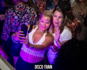 20220827-Par-pa-fotografie-Disco_Train-708090-XL-Strandtent14-3455-1kl