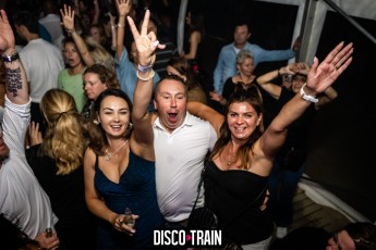 20220827-Par-pa-fotografie-Disco_Train-708090-XL-Strandtent14-3459-1kl