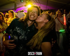 20220827-Par-pa-fotografie-Disco_Train-708090-XL-Strandtent14-3750-1kl