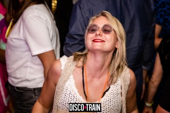 20220827-Par-pa-fotografie-Disco_Train-708090-XL-Strandtent14-3924-1kl