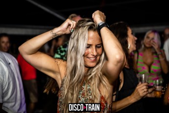 20220827-Par-pa-fotografie-Disco_Train-708090-XL-Strandtent14-4017-1kl