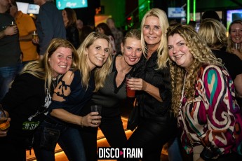 20221015-Par-pa-fotografie-Disco-Train-Olearys-708090sparty-8746-1kl