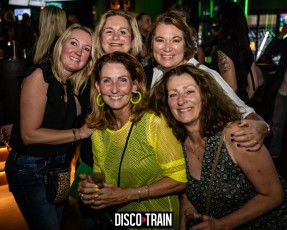 20221015-Par-pa-fotografie-Disco-Train-Olearys-708090sparty-8760-1kl