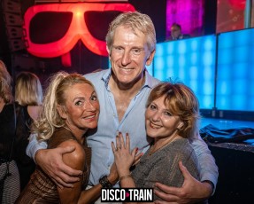 20221029-Par-pa-fotografie-Disco-Train-Bibelot-708090party-3165-1kl
