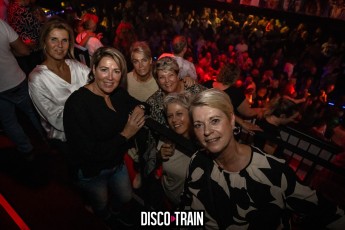 20221029-Par-pa-fotografie-Disco-Train-Bibelot-708090party-3242-1kl