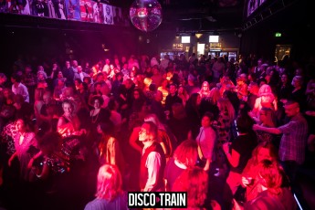 2022014-Par-pa-fotografie-Disco-Train-Bibelot-708090s-1566-1kl