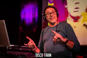 2022014-Par-pa-fotografie-Disco-Train-Bibelot-708090s-1591-1kl