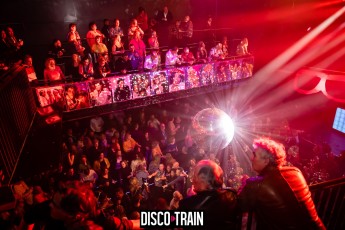 2022014-Par-pa-fotografie-Disco-Train-Bibelot-708090s-1600-1kl