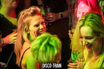 2022014-Par-pa-fotografie-Disco-Train-Bibelot-708090s-1678-1kl
