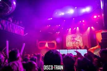 2022014-Par-pa-fotografie-Disco-Train-Bibelot-708090s-1726-1kl