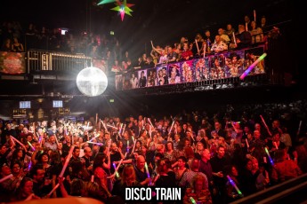 2022014-Par-pa-fotografie-Disco-Train-Bibelot-708090s-1745-1kl