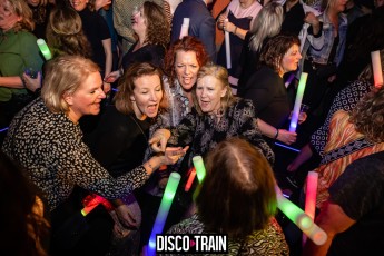 2022014-Par-pa-fotografie-Disco-Train-Bibelot-708090s-1818-1kl