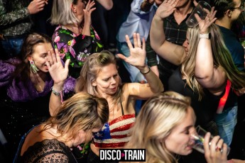 2022014-Par-pa-fotografie-Disco-Train-Bibelot-708090s-1901-1kl
