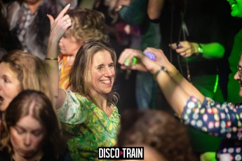 2022014-Par-pa-fotografie-Disco-Train-Bibelot-708090s-1911-1kl