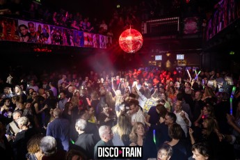 2022014-Par-pa-fotografie-Disco-Train-Bibelot-708090s-2086-1kl