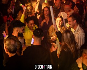 2022014-Par-pa-fotografie-Disco-Train-Bibelot-708090s-2091-1kl